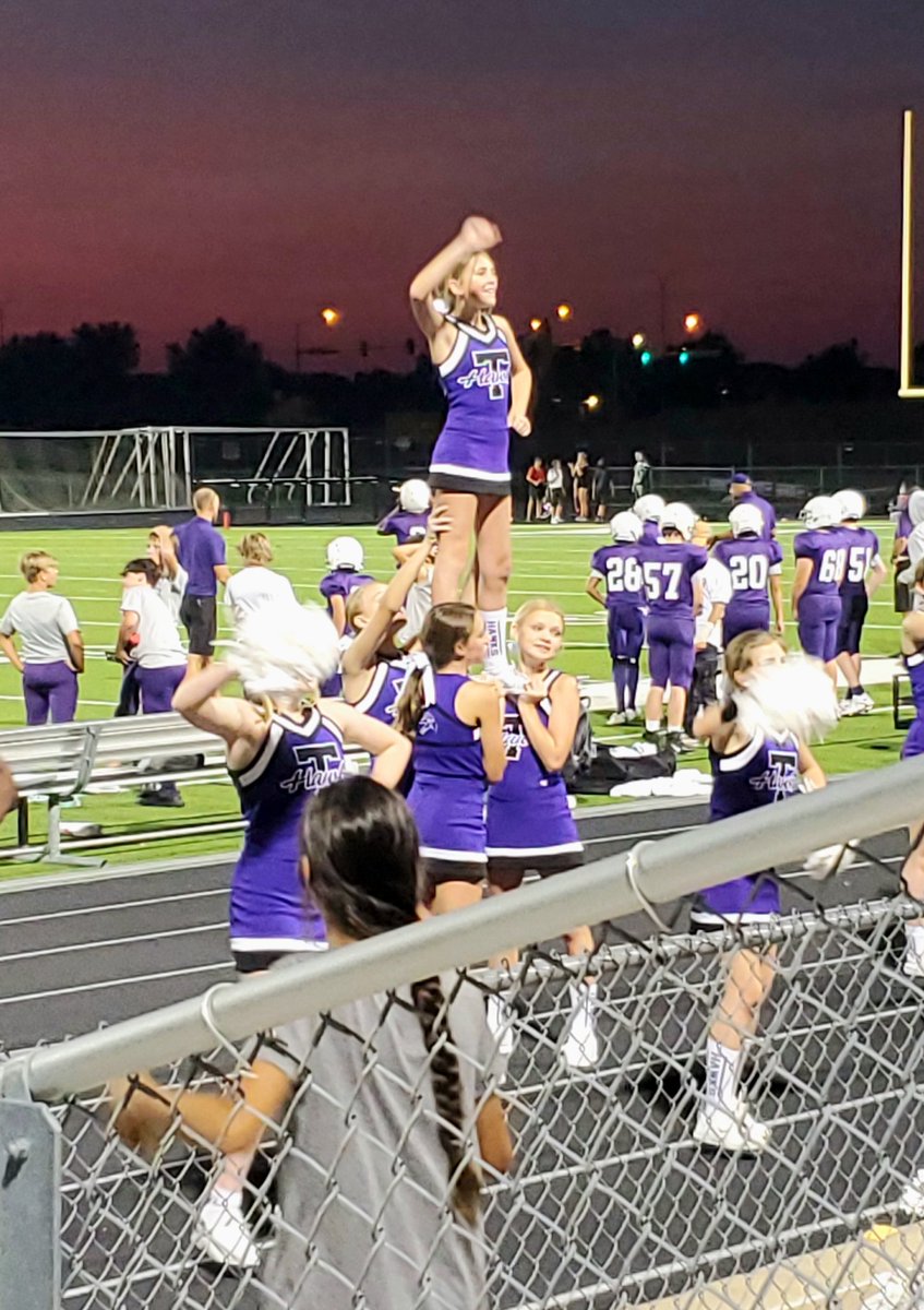 AmyParten32's tweet image. Nothing better than ending my day by watching Sam cheer her 1st game as an 8th grader! I even got to bring her cousins along to join in on supporting her! I&apos;m all smiles with a full heart ❤️ #Hawks #TMScheer #grateful