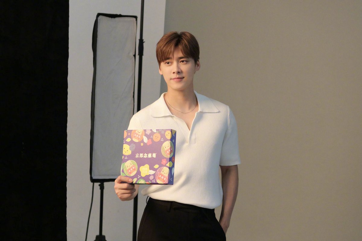 lyfyifenglee's tweet photo. 2022.09.07 #LiYiFeng studio📍壹峰信 weibo update!😻(1/2)

#หลี่อี้เฟิง #李易峰 https://t.co/Xc28MwfjZp