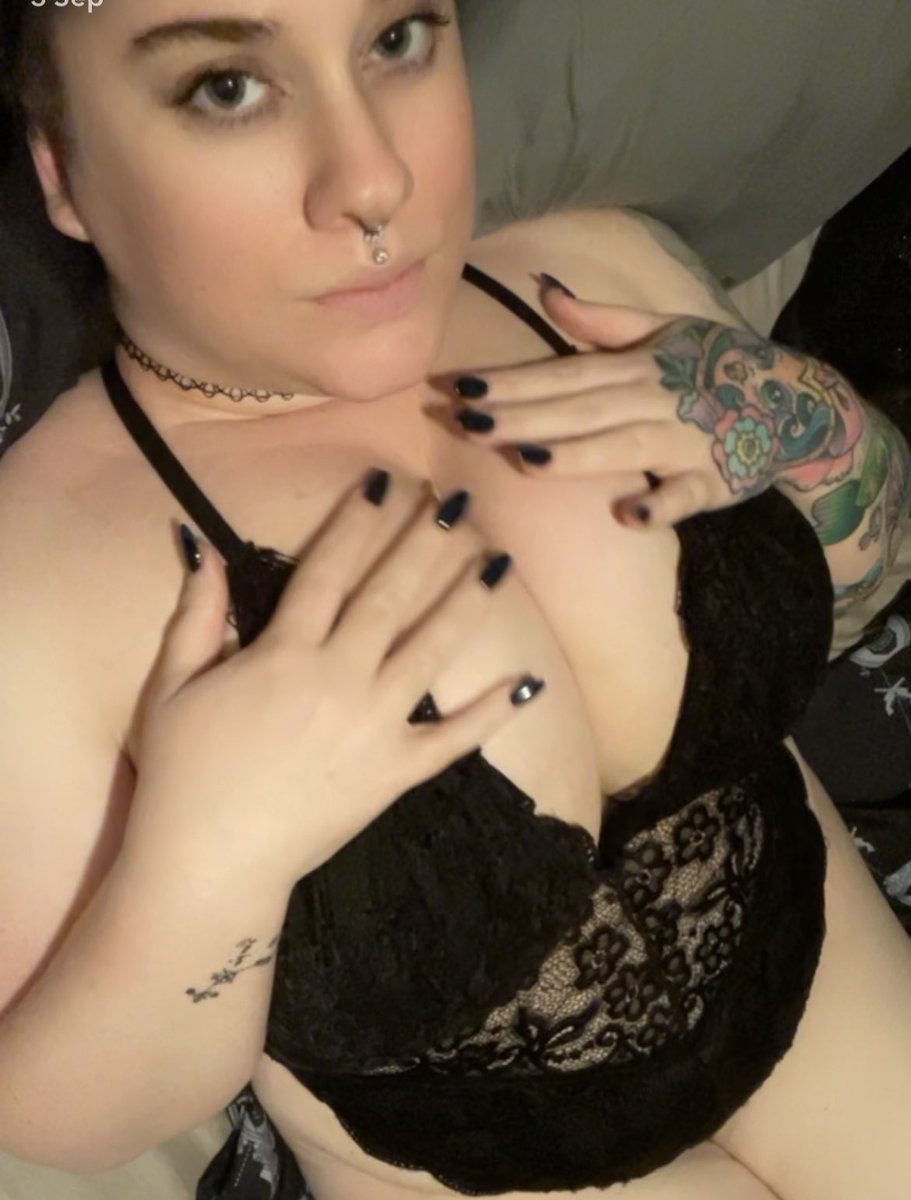 MissSwitch90's tweet photo. Did you know I have a Snapchat….
Follow the links #accounting #tattoo #lingerie #eyecontact #onlyfans https://t.co/YJBw7Y8AgA
