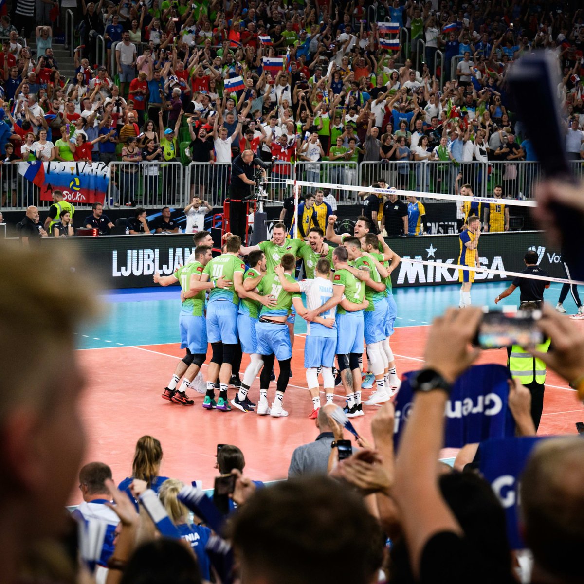 Federvolley's tweet photo. #MWCH2022 🏆 
L'Italia 🇮🇹  in semifinale trova la Slovenia🇸🇮

 ▶️La news: https://t.co/zuBmJIcpkA 

#LaNazionale | @volleyballworld https://t.co/PsNo9M5KkM