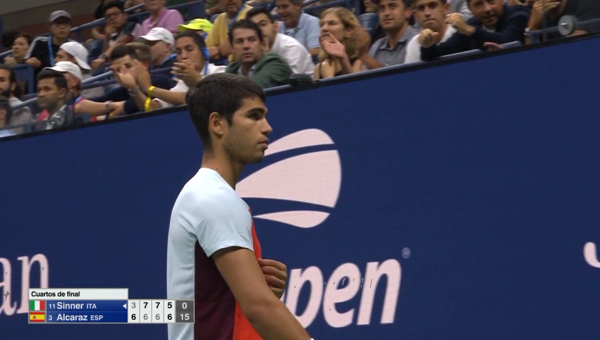 ESPNtenis's tweet photo. ¡QUÉ LIIINDO, TENDREMOS QUINTO SET! 🤯

Alcaraz se llevó la cuarta manga por 7-5 frente Sinner y alargó la definición en los cuartos del #USOpen. 🔥

#ESPNenStarPlus ▶️ https://t.co/bZsnthj3CG https://t.co/Y6gLlbod1I