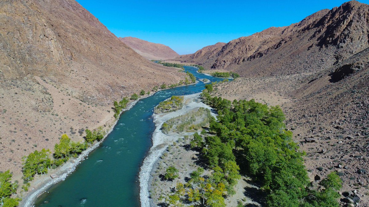 Эрдэнэбүрэнгийн 90 МВт-ын УЦС-ын төслийн үйл явцтай танилцаж, төсөл хэрэгжих байршлын нутагт амьдарч байгаа ард иргэдтэй уулзаж, санал солилцлоо. 

Иргэд нөлөөллийн бодит үр дүнг хэлэлцэж шийдвэрлэх, мэдээллийн зөрүүг арилгаж, эргэх харилцаа холбоотой байх саналыг гаргалаа.
