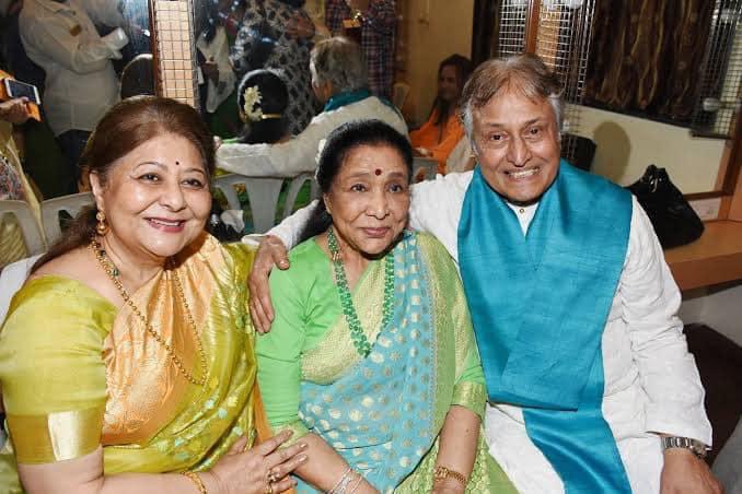 Wishing the iconic Asha Bhosle ji a very Happy Birthday!!  