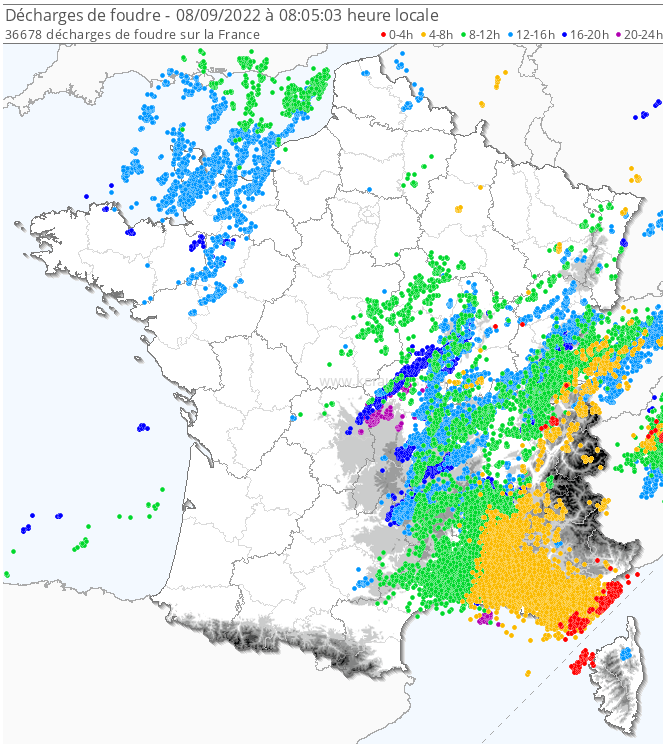 Près de 90.000 éclairs en 2 jours sur la France, dont 20.000 en 24h rien qu'entre #Languedoc et Côte-d'Azur, zone mitraillée par la #foudre hier en journée et la nuit dernière. La séquence d'#orages de ces deux derniers jours a été très électrique. Suivi : 