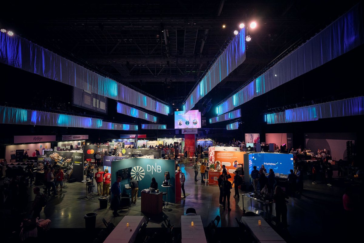 javazone's tweet image. We hope you had a blast last night during AweZone party! Grab your coffee, some snack &amp;amp; enjoy the 2nd day of the conference! Many great talks ahead of us!