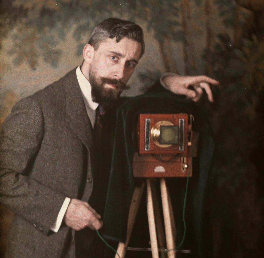 luisella_romeo's tweet photo. Passing by the #JewishGhetto in #Venice do stop at @IkonaVenezia the photography gallery led by #ZivaKraus to admire the exhibit "The Halberstadt": through old photos discover the life and work of the photographer who immortalized #SigmundFreud https://t.co/zj5y8pz7wS