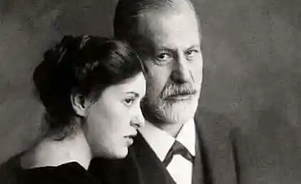 luisella_romeo's tweet photo. Passing by the #JewishGhetto in #Venice do stop at @IkonaVenezia the photography gallery led by #ZivaKraus to admire the exhibit "The Halberstadt": through old photos discover the life and work of the photographer who immortalized #SigmundFreud https://t.co/zj5y8pz7wS