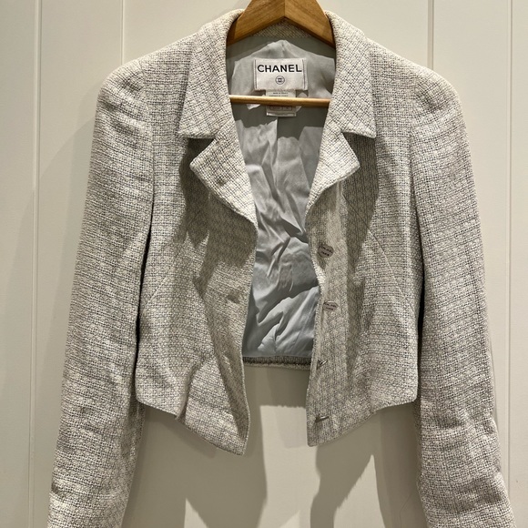 koshepard's tweet image. So good I had to share! Check out all the items I'm loving on @Poshmarkapp #poshmark #fashion #style #shopmycloset #chanel #americaneagleoutfitters: posh.mk/vESg9RVg9sb