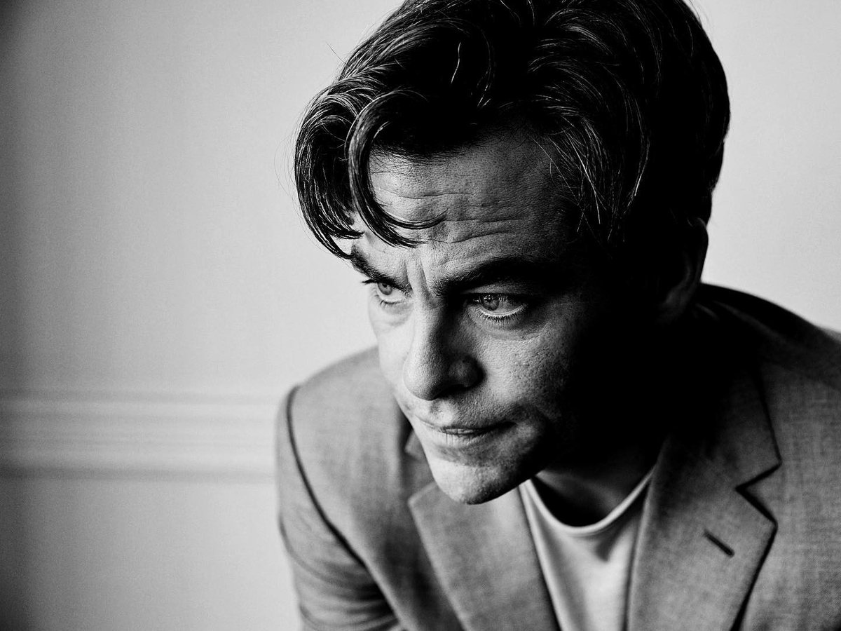 chrispine_love's tweet photo. 2️⃣ NEW/OLD outtakes of Chris Pine photographed by Jake Chessum for People Magazine at TIFF 2018!
#ChrisPine #tiff2018 https://t.co/NXY56OxXKm