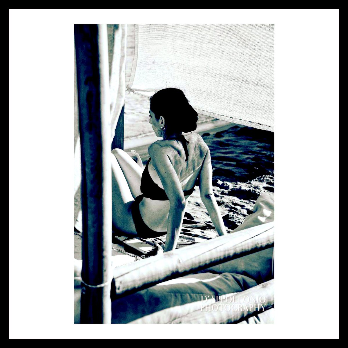 dAppolloniophot's tweet photo. Like in a Slim’s photograph 📸🖼

- Under the Mediterranean Sun-
☀️🕶👙🌊⛱ 

#greece #crete #cretegreece  #greekislands 
#sun #sunbath #summer 
#walldecor #wall_art #poster #printdesign #book_cover #book_cover_design #bookcover #slimaarons https://t.co/8EbH0RJnvu