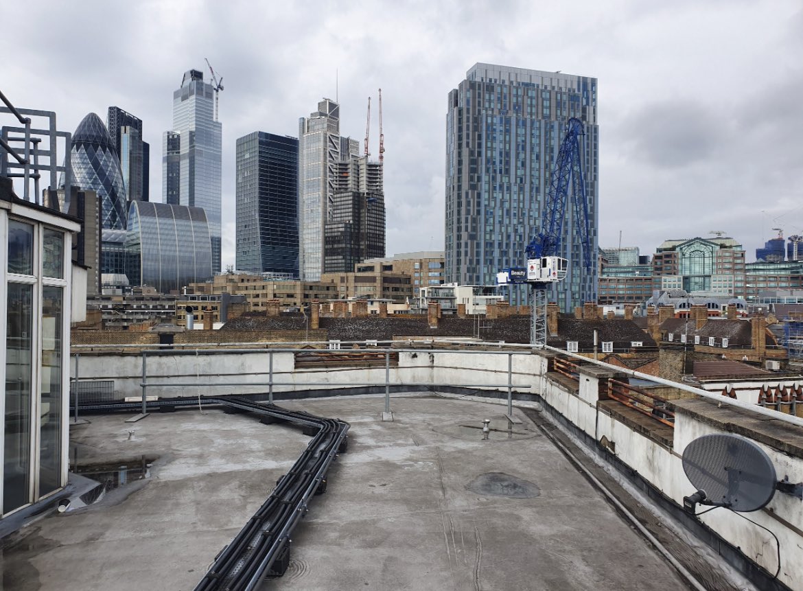 KLKSolutions's tweet photo. Doing our bit to keep London connected 📶

#telecommunications #london #5g #surveys https://t.co/2lkcPa3XAC