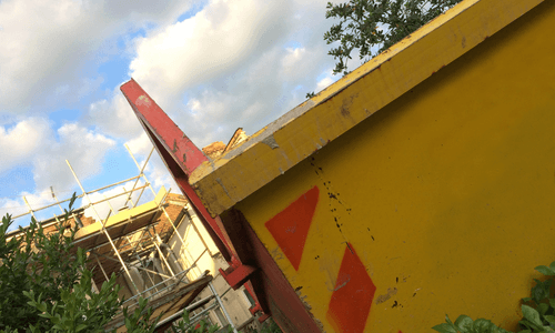matrixstructure's tweet photo. Labouring in the cold, wind and rain, short on skills and surrounded by skips, is not the future for sustainable construction.

#netzero #buildinghomes #mmc #modernmethodsofconstruction https://t.co/yejfT68JBt