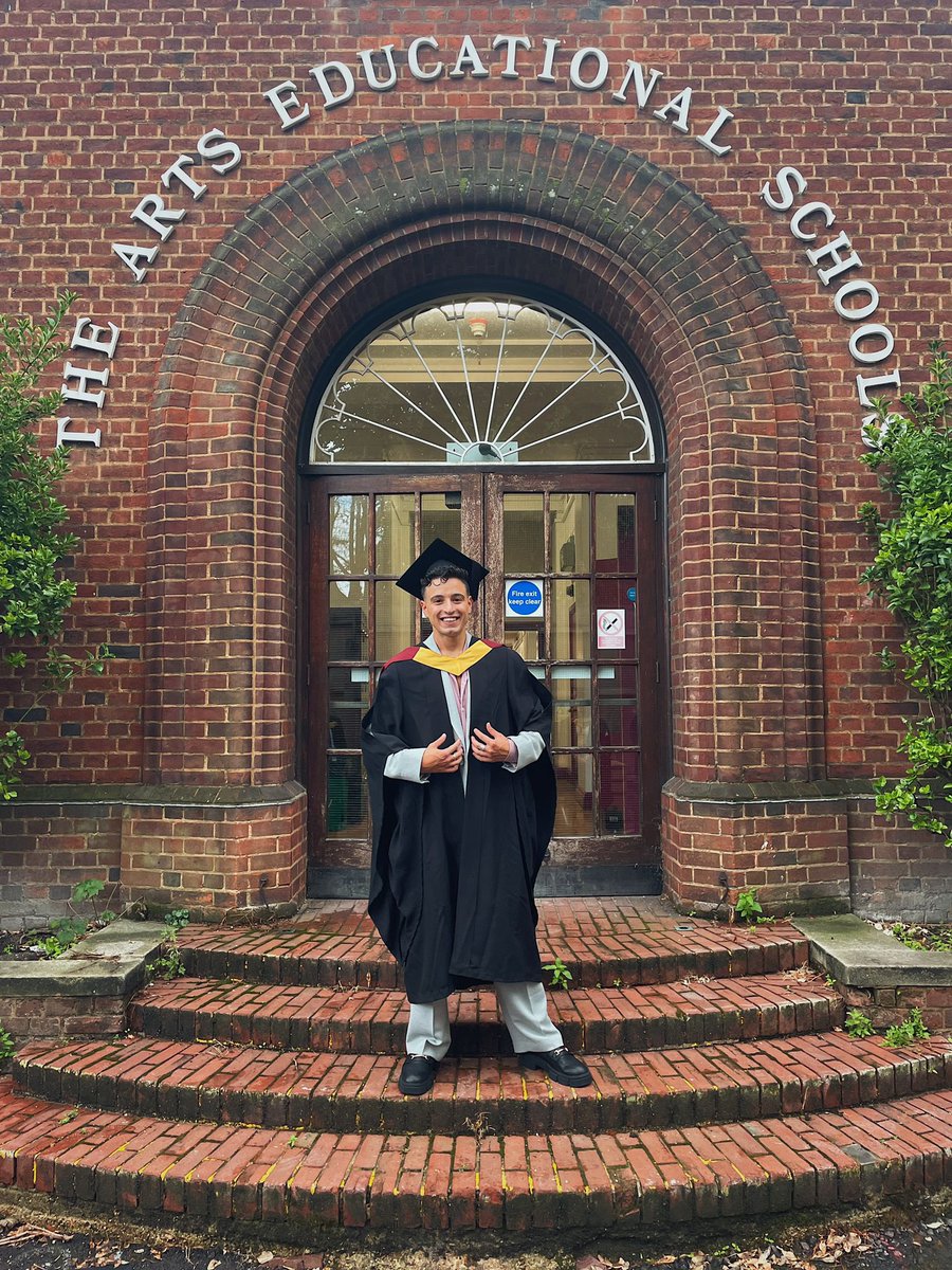 talwefi's tweet photo. If you can dream, you can do it. 3 years ago @YandrickAgius you left your comfort zone to pursue yr dreams. Today you have made us proud again @ArtsEdLondon https://t.co/IxmdryBlaF