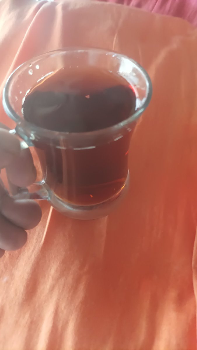 Çay var çay dünya yansa umrumda değil şimdi 😂😂