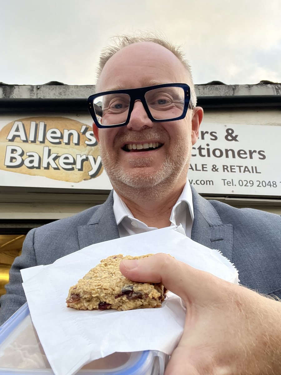 speedupdating's tweet photo. Today it’s off to London to help the team at an event in @UKParliament - so a piece of fruit flapjack to get me on my way - oh, and half a dozen Welsh cakes for colleagues 

#justlikeoldtimes on these #lastdays of Allen’s 🍞🥐🥖🍪🥯 #popty https://t.co/Bd1jWdb9iZ