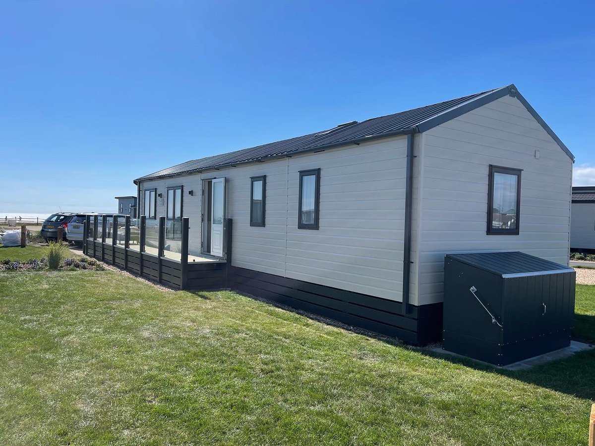 ForestDecking's tweet photo. These customers couldn’t wait to use their decking, and who can blame them! 

A stunning grey/natural deck fitted on this ABI Evadere lodge with clear glass balustrade.

#lodge
#lodgedecking
#caravan
#caravandecking
#pvcdecking
#holidaypark
#holidayhome
#compositedecking https://t.co/QSBBpVnSiV