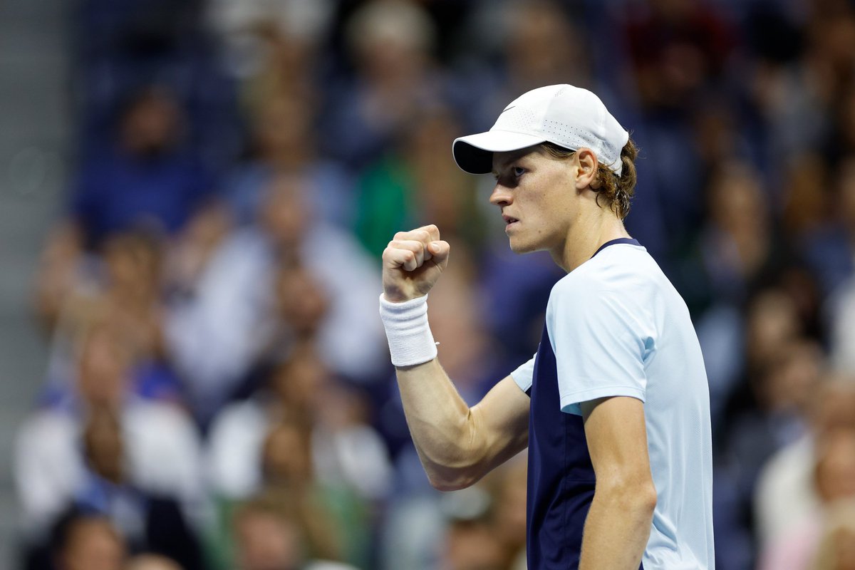 golpedetenis's tweet photo. El comienzo de una gran rivalidad. Sin dudas que será histórica.

No hay palabras para definir lo que hicieron 🇪🇸 Alcaraz y 🇮🇹 Sinner.

#USOpen https://t.co/gxHjjaDdN7