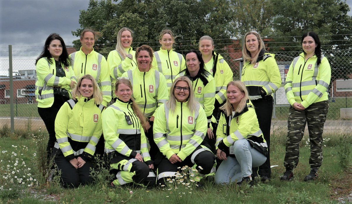 Denna veckan började 13 nya lärlingar till vårt lärlingsprogram för kvinnor 2022!
Under 4 år kommer de att gå som företagslärlingar hos oss på JM samtidigt som de läser en teoridel via BYN.SE
Läs mer om programmet här: bit.ly/3AWk1Pp