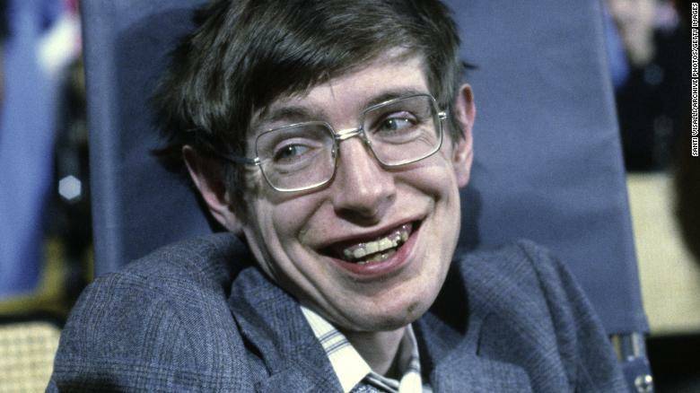 “Cuando las expectativas de uno se reducen a cero, uno aprecia realmente todo lo que tiene”.
Stephen Hawking
#Fuedicho