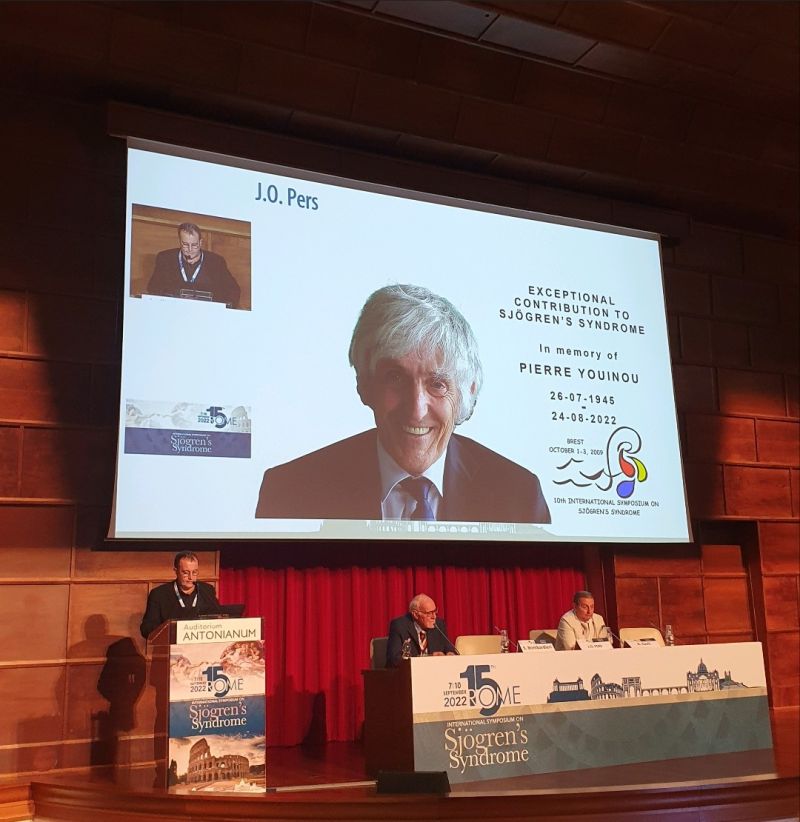 LBAI_Brest's tweet photo. #ISSS2022
Pr. Jacques-Olivier Pers gave a vibrant tribute to the great contributions of Pierre Youinou in the fields of #Sjögren's syndrome and autoimmunity, during the opening ceremony of the 15th International Sjögren's Syndrome Symposium, held this week in Roma https://t.co/hCTY712Yxw