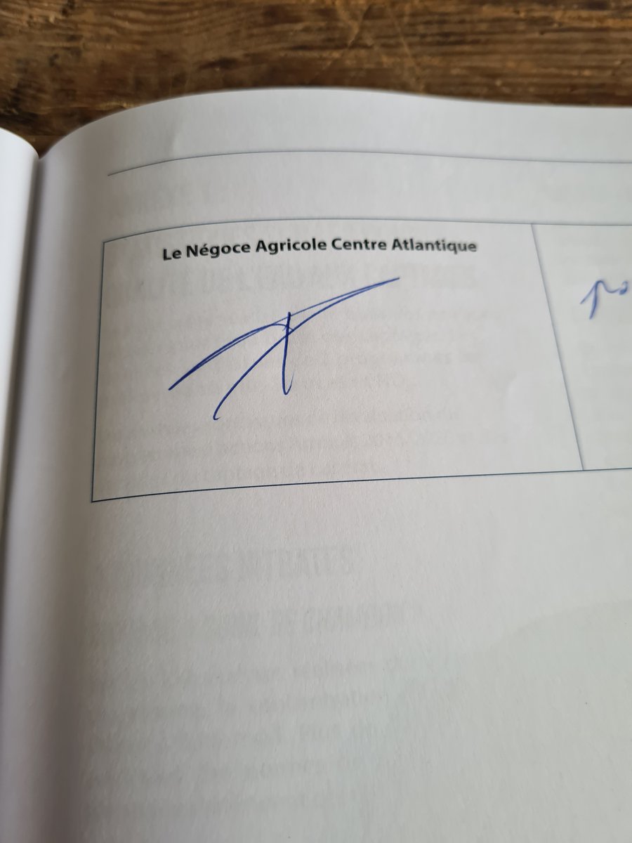 vert_lavenir's tweet image. Hier, le @NegoceAgricole via @gs_naca et le @GroupeIsidore renouvelait son engagement pour la qualité de l&apos;eau en @departement17 en signant le contrat #ReSources Arnoult-Lucérat avec notamment @Prefet17 , @Adour_Garonne et @NvelleAquitaine