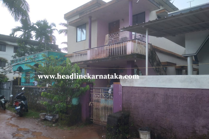 hknewsonline's tweet photo. #Mangalore #NIA Raids house of #SDPI leader #RiyazFarangipete in Bantwal in connection to to Probe Alleged #PFI #TerrorModuleLinks https://t.co/4HrrghCIwB