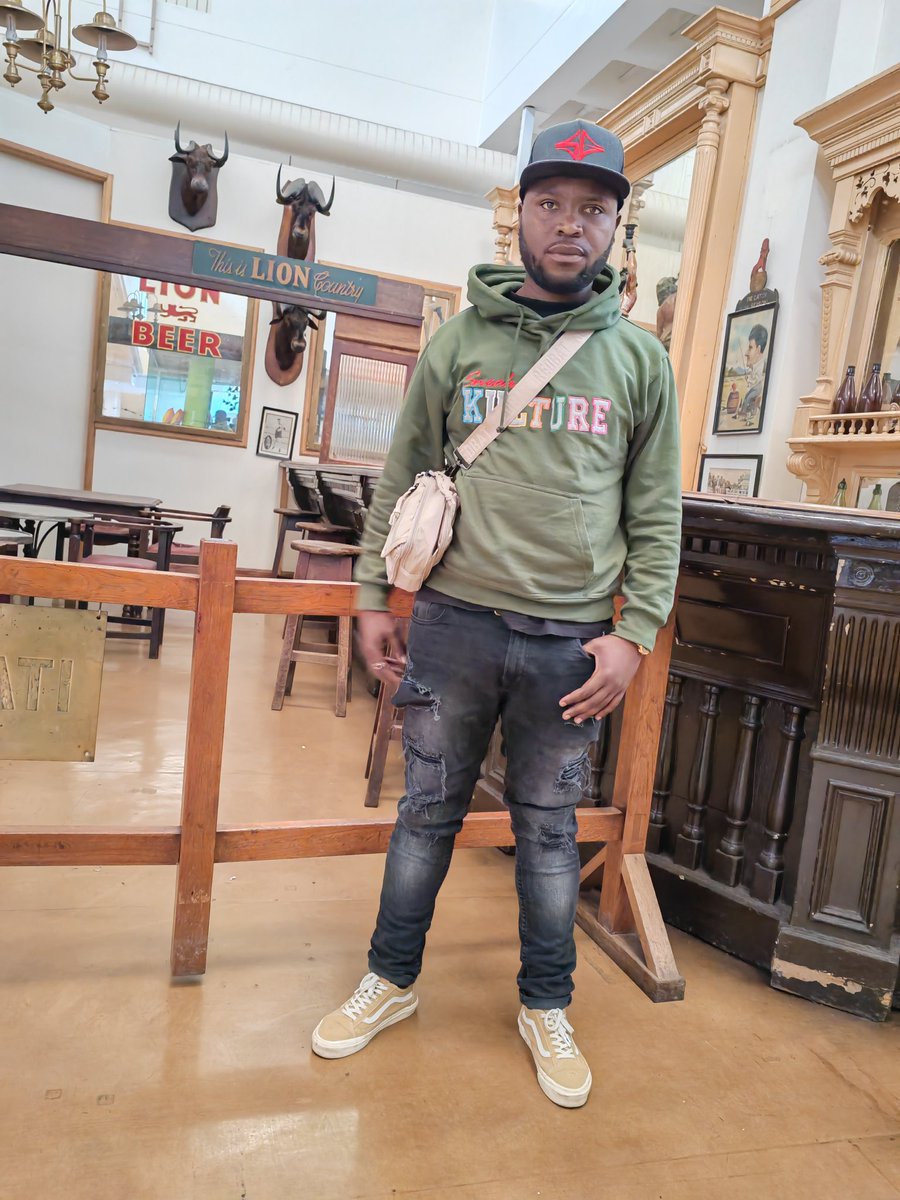 Need professional mixing and mastering for your music?

Hit me up, I'll have you sorted!!

Nigerians Kempton Park #iPhone14Pro