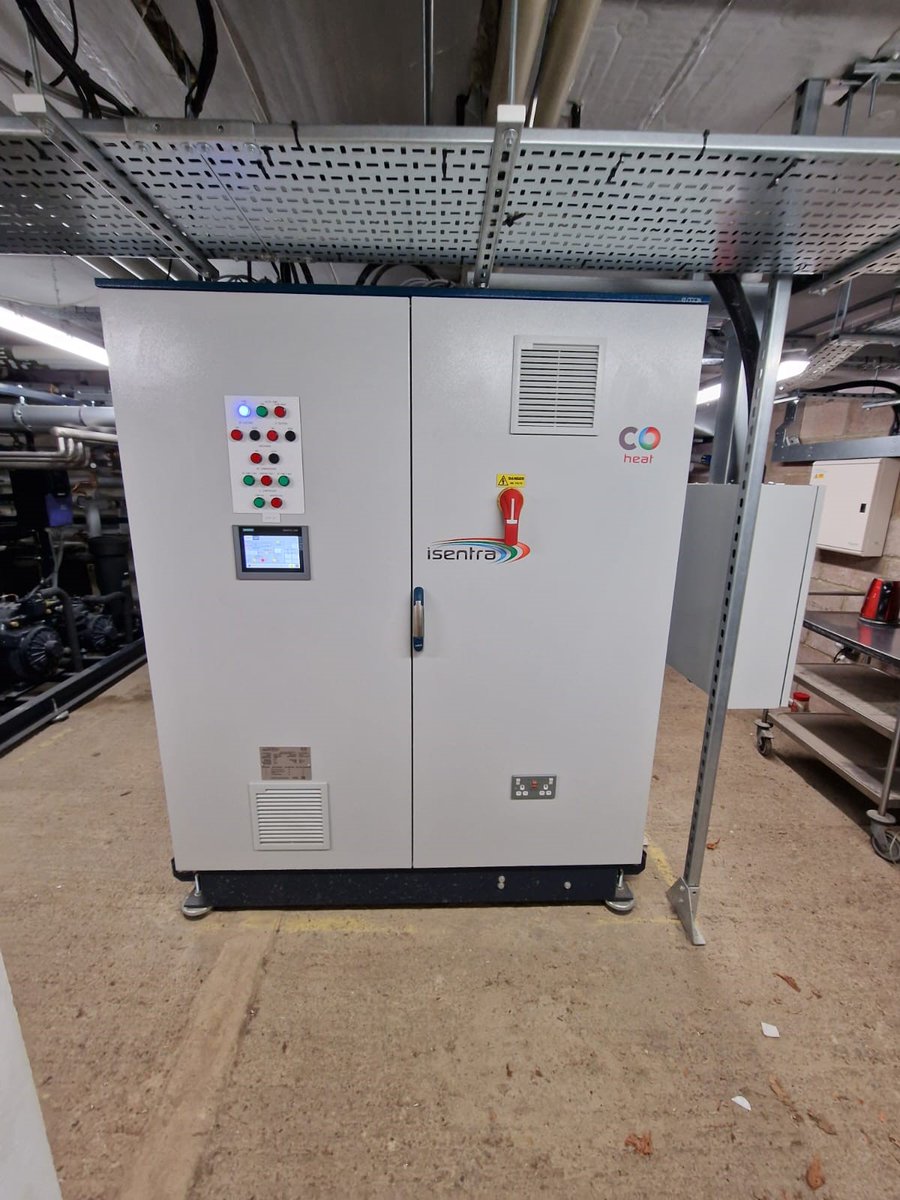 SalixFinance's tweet photo. 🙌 It was great to see the completed #EnergyEfficient works at @WolfsonCollege. Thanks to funding received from @beisgovuk, this project will see the college save 846 tonnes of carbon a year 🌳🌱

@MaxFordhamLLP @SirTimHitchens #PSDS #CarbonReduction #NetZero #sustainability https://t.co/0rvlFz9Ohd