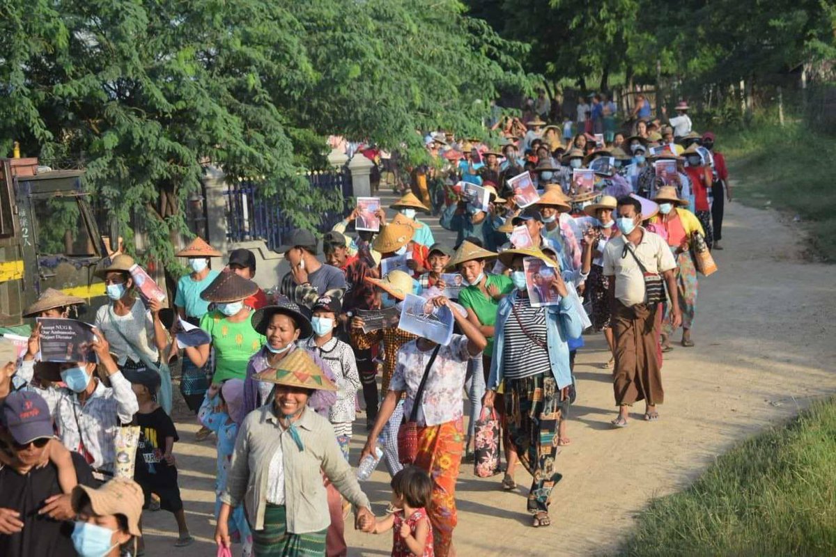 katycho22222's tweet photo. Joint forces of pro-democracy villagers of several villages from northern Salingyi township and eastern Yinmarbin township staged a strike against military dictatorship.   #2022Sept8Coup #UN_ProveYourExistence4Justice #WhatsHappeningInMyanmar https://t.co/fPnNQE4fi4