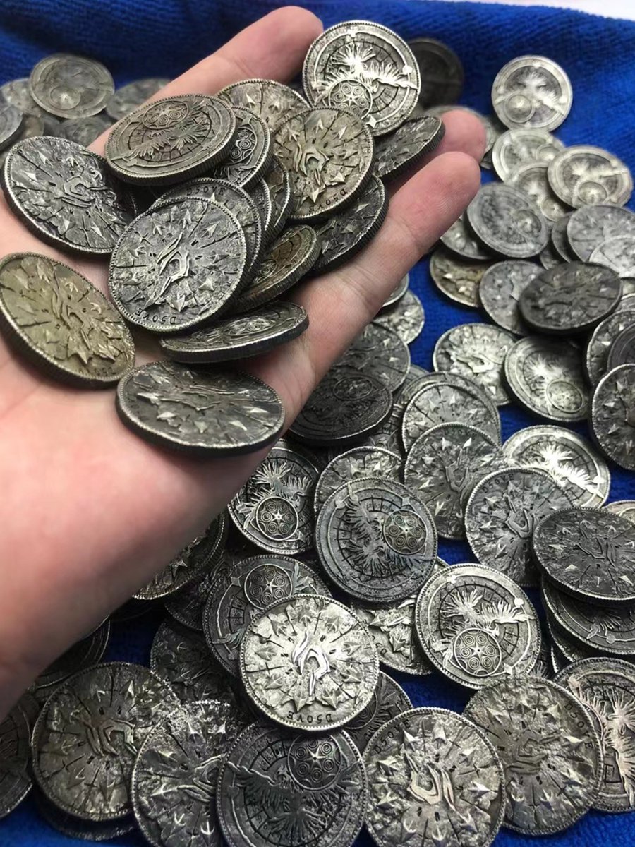 Colin8341's tweet photo. Casting bronze coins. Is there any need for casting production? Toys, Crafts, Jewelry... #lostwaxcasting #CNCmachining #Designertoy #Prototype #Mould #Sculpture #figure #vinyltoy #3Dprinting #Vacuumcasting #casting #Coppercasting #Resin #toycustom #custom #NFT #NFTs #arttoy https://t.co/cFOd5VaE99