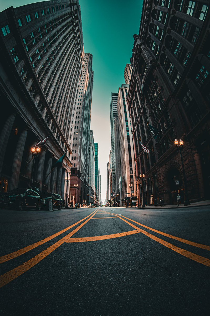 highaboveprod's tweet photo. the chi town withdraws are real! enjoy these photos i took of Downtown Chicago/South La Salle St✨ https://t.co/wBiYkJ9DLq