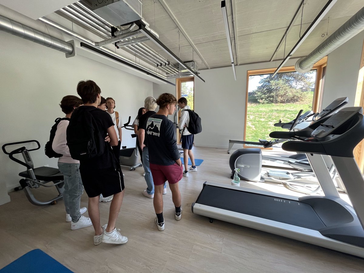 Snowleader (@snowleader) on Twitter photo Hier, 37 étudiants de 1ère et 2ème année de l'école <a href="/WINSportSchool/">WIN Sport School</a> ont été accueillis dans les locaux de #Snowleader à Epagny.👉 L'occasion de découvrir le temps d'une visite nos métiers, notre activité et notre environnement de travail. Hier, 37 étudiants de 1ère et 2ème année de l'école <a href="/WINSportSchool/">WIN Sport School</a> ont été accueillis dans les locaux de #Snowleader à Epagny.👉 L'occasion de découvrir le temps d'une visite nos métiers, notre activité et notre environnement de travail.