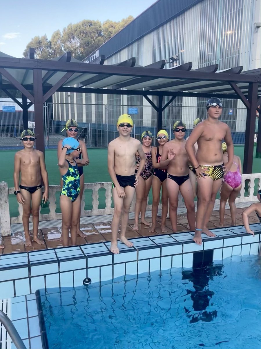 CNBarakaldo's tweet photo. Estamos de vuelta !!! Nueva temporada, nuevas ilusiones 🖤💛🖤💪🏻💪🏻
#natacion #sport #swimmingpool #swimming #swimmer #nadar #winnerman #justmybody #swimingtraining #swim #swimislife #natacionbarakaldo #openwater #basquecountry #natacionbarakaldo https://t.co/abw1ceZoFd