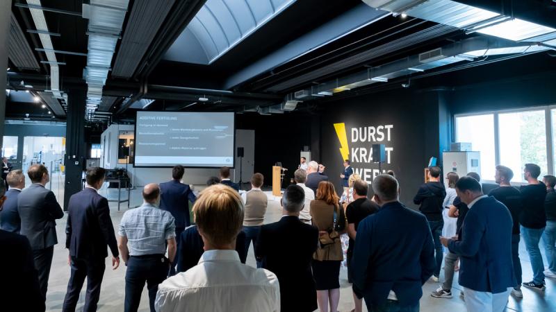 MagazineTextile's tweet image. The new facility is home to spin-offs and start-ups of the Durst Group and Technicon Holding on more than 5,300m2.

𝐑𝐞𝐚𝐝 𝐌𝐨𝐫𝐞: indiantextilemagazine.in/durst-group-la…

#DurstGroup #DurstKraftwerk #Brixen #printing #textileprinting #digitalprinting #production #technology #newfacility