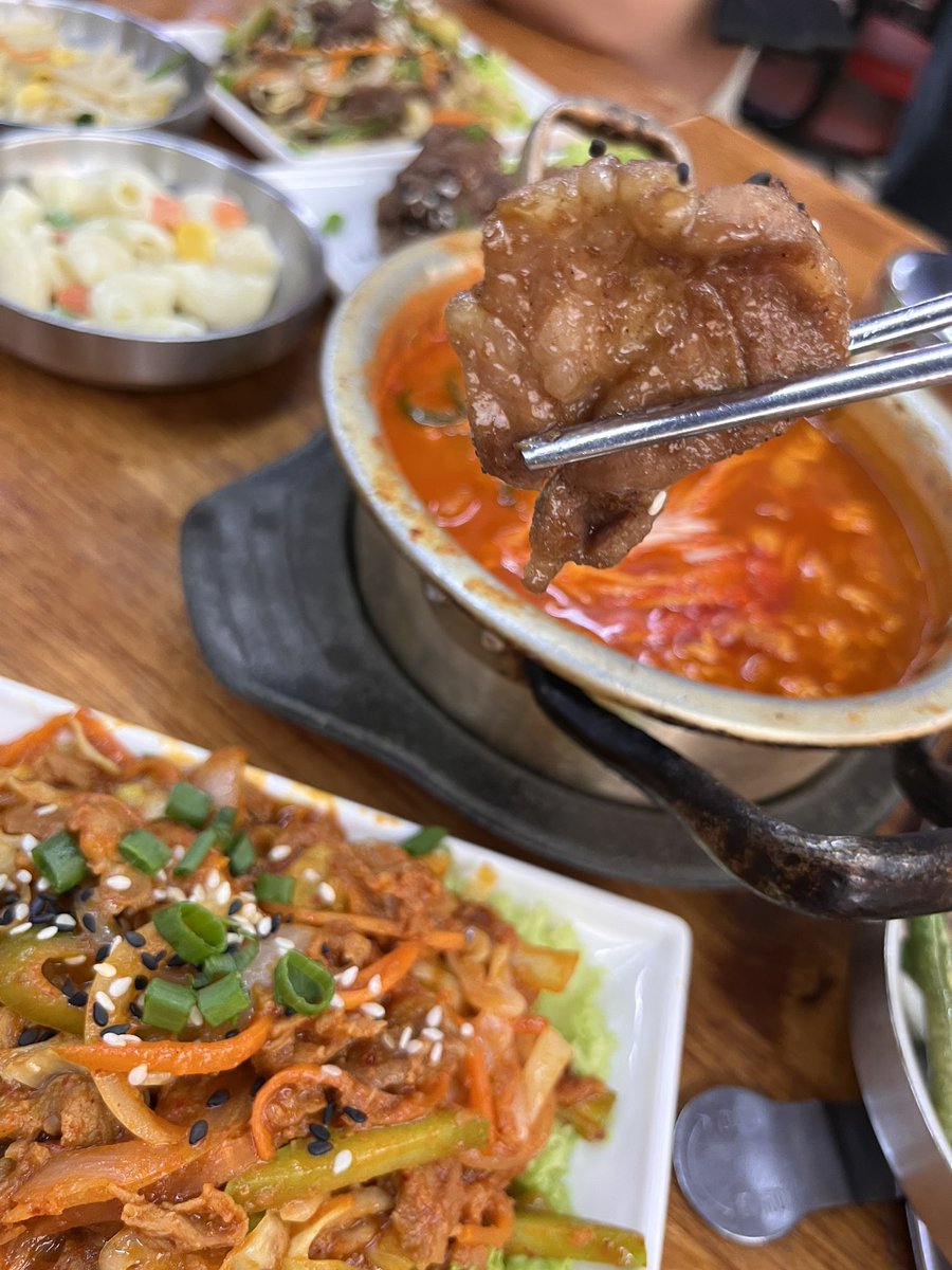 lifeinashell's tweet photo. Korean for lunch https://t.co/YYqbqCOVOG