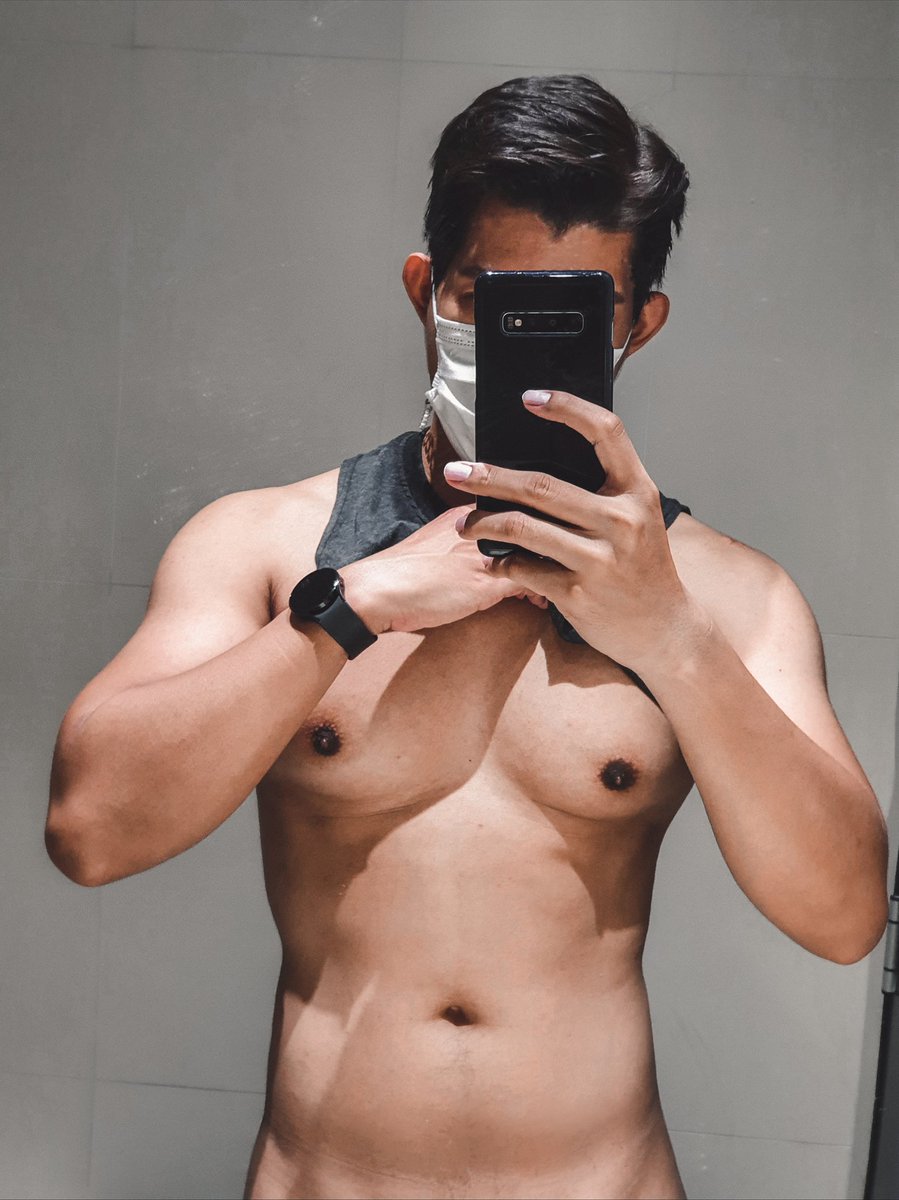 POLOLAXB's tweet photo. Body check 💪
#gym https://t.co/Q8tI05KjYV