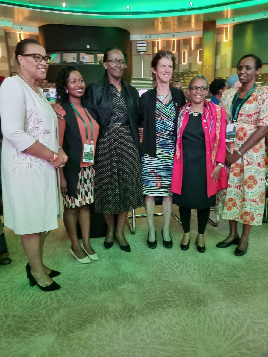 Haile_Roman's tweet image. #AGRF2022 #SpecialsessionForFirstLadies "In Ethiopia children who participated in #schoolmealprograms reported better academic performance, gained weight, and had a lower rate of absenteeism and dropping out." H.E. Roman Tesfaye