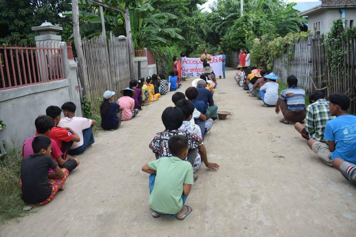 Joint forces of pro-democracy villagers of several villages from northern Salingyi township and eastern Yinmarbin township staged a strike against military dictatorship.

#2022Sept6Coup #AcceptOurAmbassador #WhatsHappeningInMyanmar