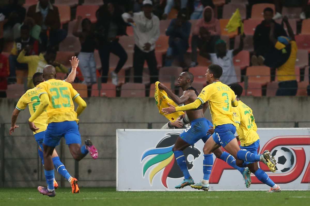 Mamelodi Sundowns leave it late at the Nelson Mandela Bay Stadium after recording a 1-0 win over Chippa United in the DStv Premiership on Tuesday evening. #BackpagePix | Backpagepix.com #DStvPremiership #MamelodiSundowns #ChippaUnited #SportsPhotography #Football
