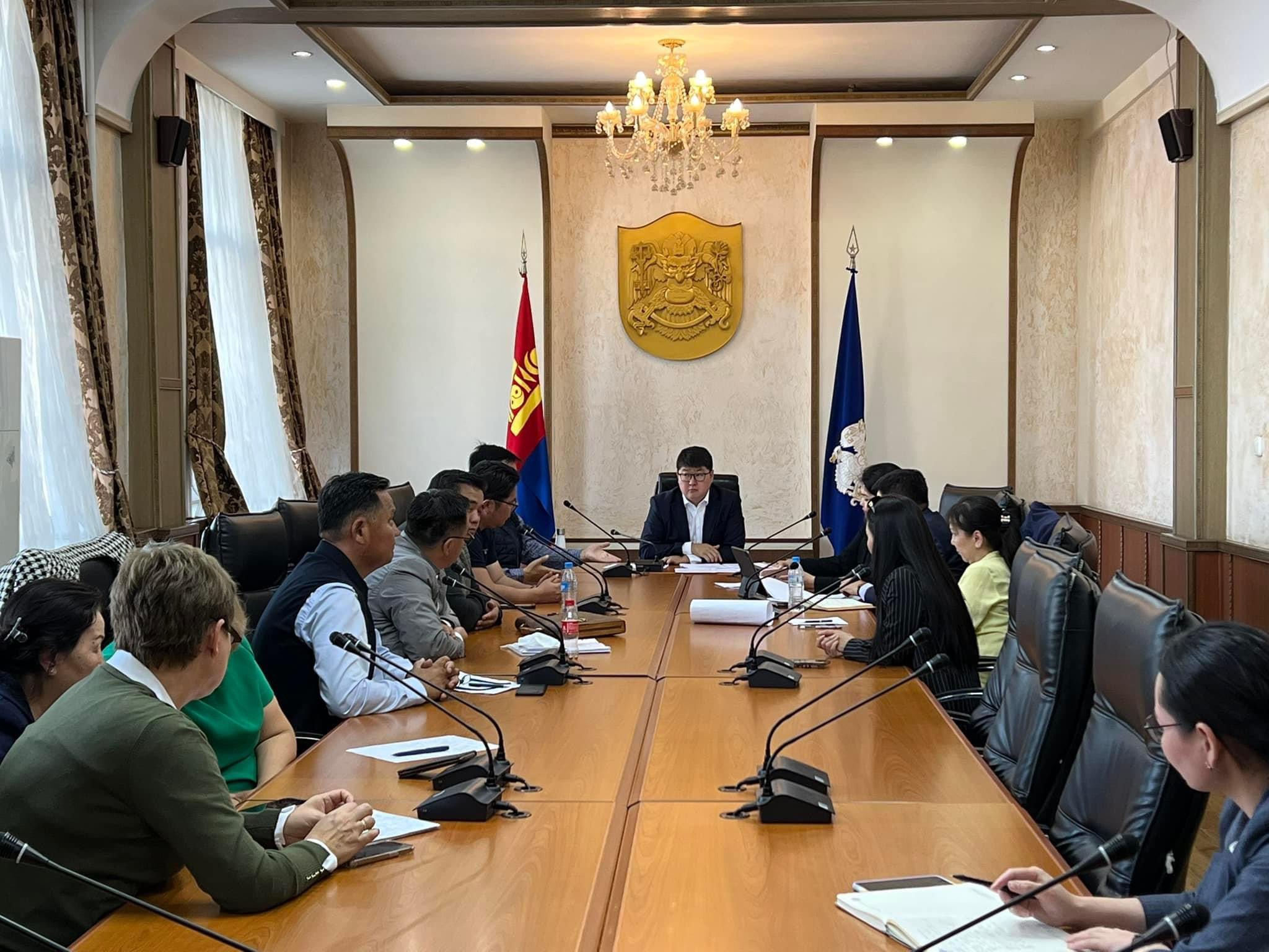 Bataa on Twitter: "Орос 3-р сургуулийн ТУЗ хуралдаж байна. https://t.co ...