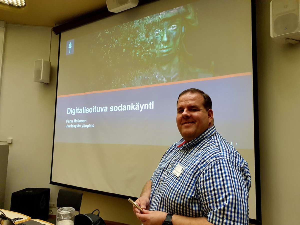 AriHirvonen's tweet photo. Juuri nyt ajankohtaista kokonaisturvallisuuden asiaa LSSAVI @AVItwiittaa ja @PanssariPR #ALMPK jatkokurssilla. 
Lauteilla @PanuMoilanen @uniofjyvaskyla #JYUnique 
#yhteistyö #kokonaisturvallisuus #varautuminen #huoltovarmuus #jatkuvuudenhallinta https://t.co/1Cfh461KvP