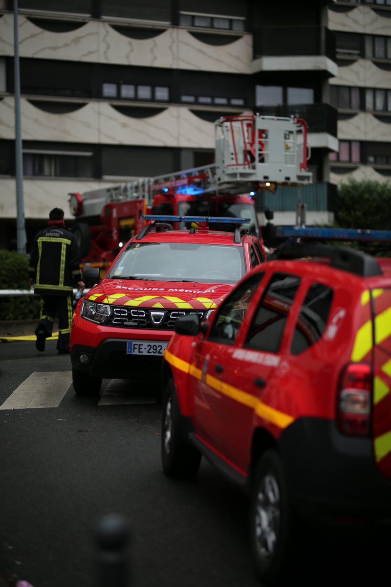 sdis91's tweet photo. #LeSaviezVous â Les VĂ©hicules lĂ©gers de secours mĂ©dicalisĂ©s (VLSM) sont des vĂ©hicules armĂ©s par un infirmier et/ou un mĂ©decin sapeur-pompier. Ils assistent les đ§âđ dans leurs missions de soins, mais soignent Ă©galement les sapeurs-pompiers qui en ont besoin !
@Prefet91 https://t.co/dZgMyiUYRO