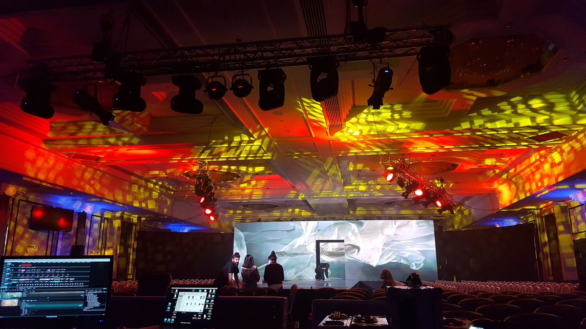 pa_hire_oxford's tweet photo. We have a hundreds of led video panels in stock to create any size screens for any event. P3, P4, P5 Indoor And Outdoor Screens. #Led_Screens #Led_Video_Wall #Big_Screen #Led_Screen_Hire #Sound #Lighting #Stage #Sound_And_Light_Guys https://t.co/HFPgO83Ov0