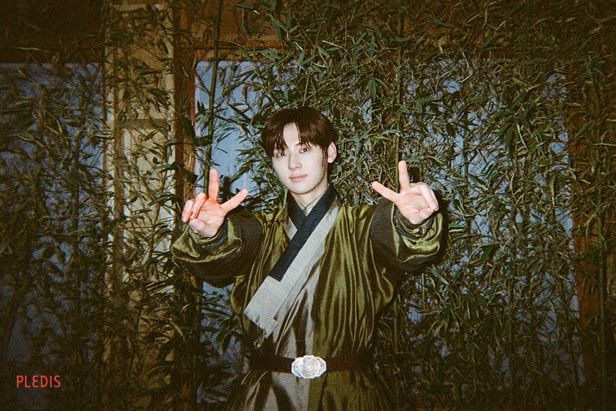 MINHYUN_PLEDIS's tweet photo. tvN 드라마 <환혼> Photo Sketch (film ver.)
📷 More photos @ https://t.co/zXndGNzUEZ

#황민현 #HWANGMINHYUN https://t.co/qJJsxCu3RL