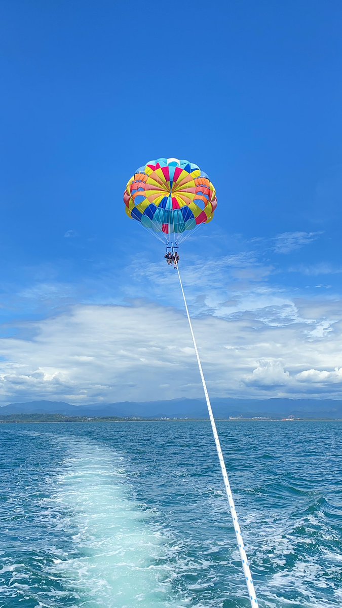 Life is about moments: Don’t wait for them, create them. 

Parasailing in Manukan Island, Sabah🪂 #Travel #Travelmalaysia
