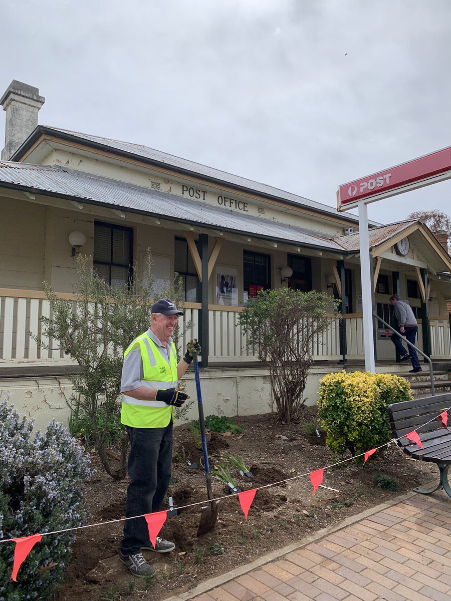 rebecca_bazley's tweet photo. Woke up in Coolah! With our @RuralAidAust team & volunteers to finish the roll out of our #OurTowns initiative. Today we’re painting, fencing, gardening & fixing up the tennis club! Thank you to our friends at #Holdmark for making this possible! https://t.co/iW3IDTT6dB