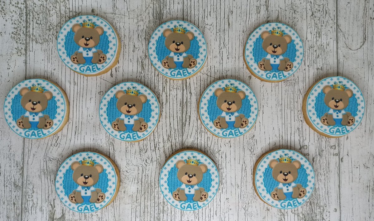 amymafer's tweet photo. Continuamos la semana con estas preciosas galletas para el Baby Shower de Gael. ยฟNo son una monada?
.
.
.
#babyshower #bebe #baby #newborn #galletas #cookies #babycookies #galletasdebebe #reposteria #reposteriacreativa #dulces #sweets #papeldeazucar #sugarpaper #galletasdeosito https://t.co/5yWgQDlLhc