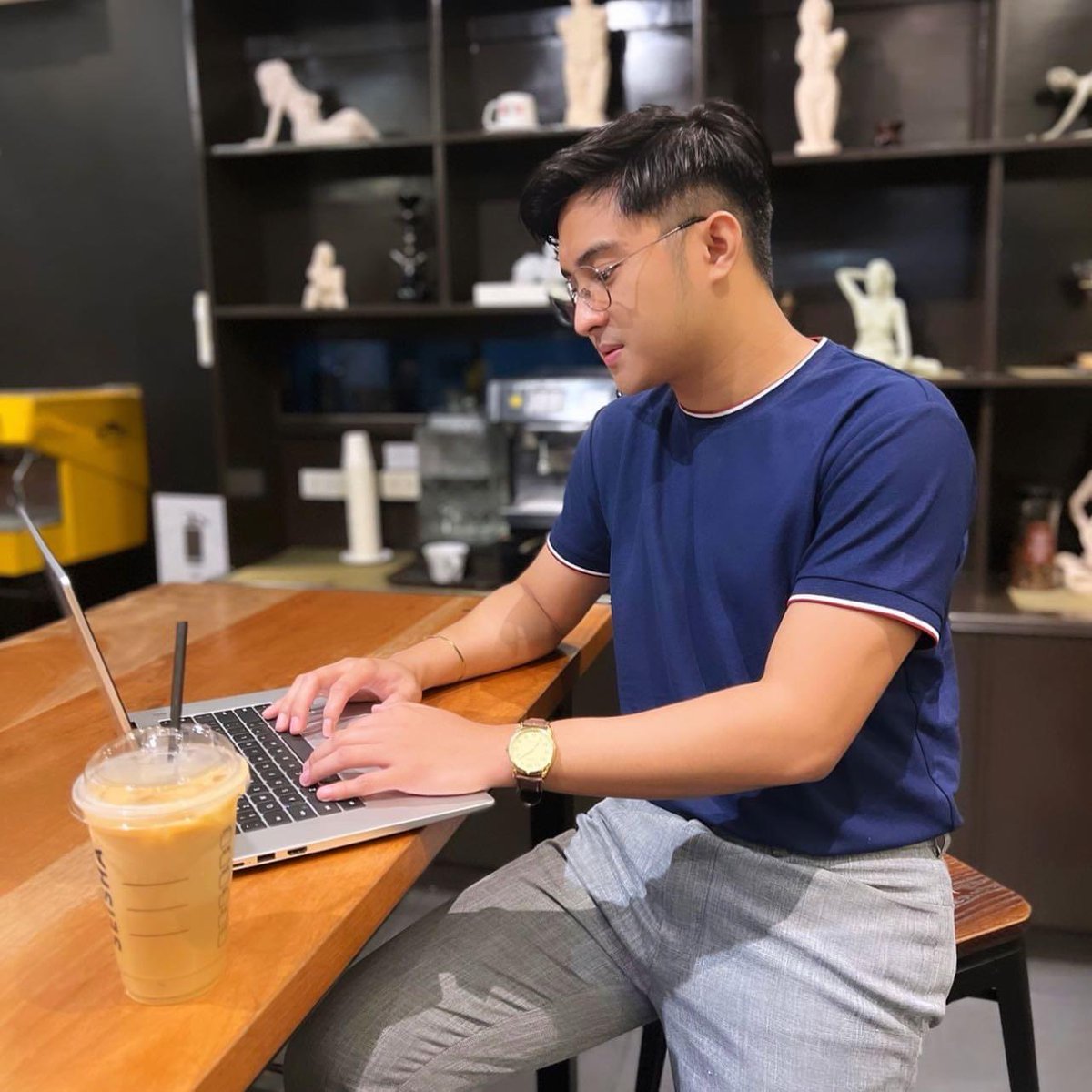 JusteriniBoris's tweet image. A career that can give you a work-life balance is truly a blessing. ✨

I can work ANYTIME, ANYWHERE!
I have unli-VACATION LEAVE!

Join us for a potential weekly income of 5k-20k as Part time. 😍

If interested, message me! I'll help youuu!

#LifeOfAFinancialAdvisor
#JoinPru