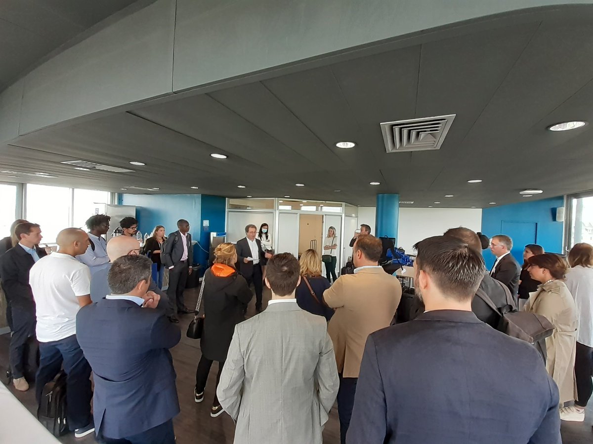 EmbaDauphinePSL's tweet photo. [NOUVELLE PROMO EMBA]
C'est parti pour la nouvelle promo24 de l' #EmbaDauphine @Paris_Dauphine
Accueil par @MouhoudEm @NicolasBerland #sebastienduizabo https://t.co/O3nQApyBrc