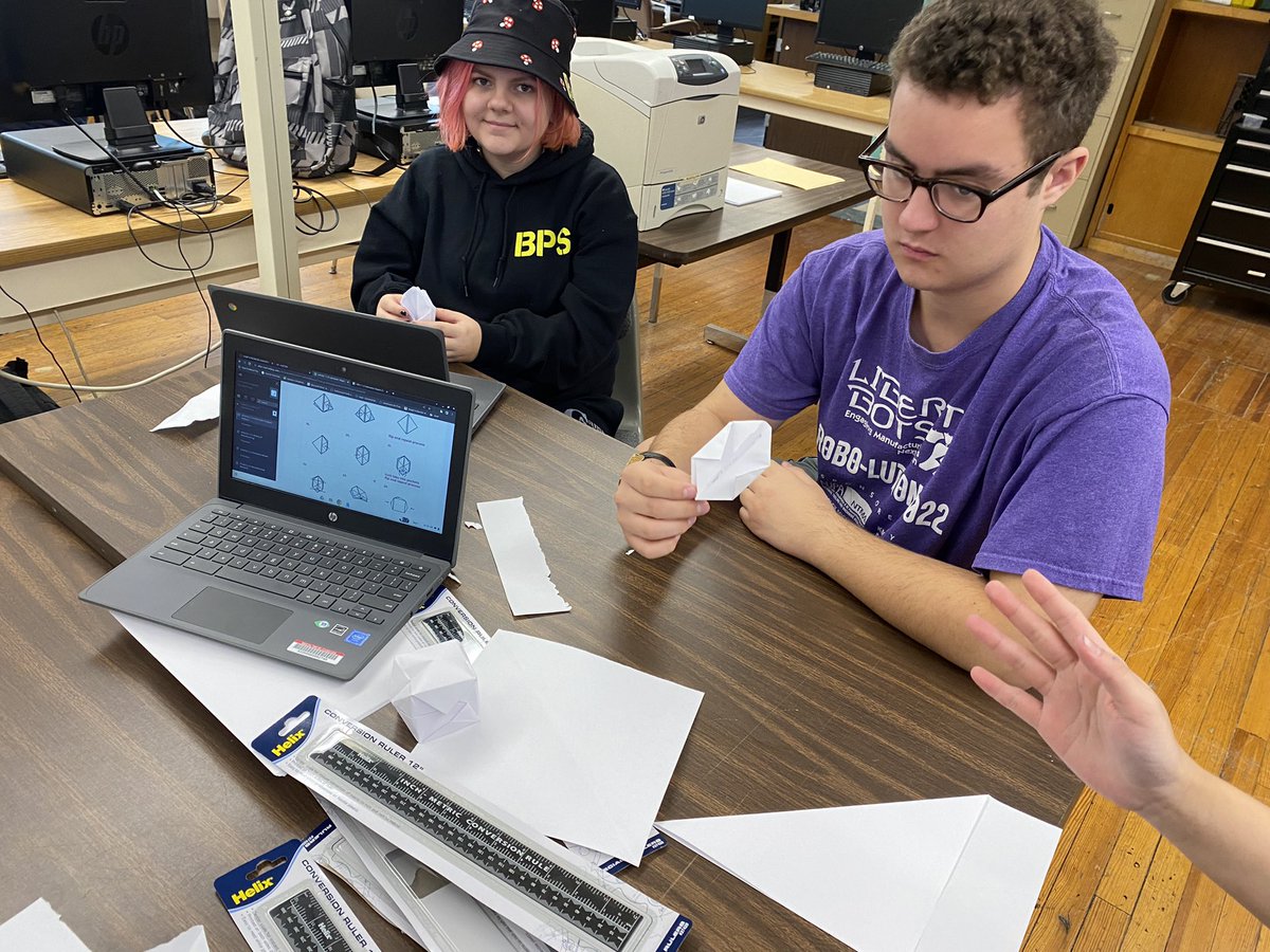 MrsCundari's tweet photo. #pltwcim tigers creating origami balloons and establishing a manufacturing process. #trumantigers #trumamengineering #strong https://t.co/5bW7AYpqAT